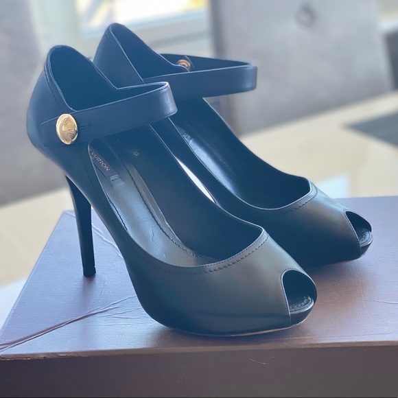 AUTHENTIC Louis Vuitton pumps - Picture 1 of 14
